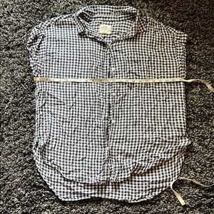 American Eagle women’s blue and white Checkered Shirt size xl